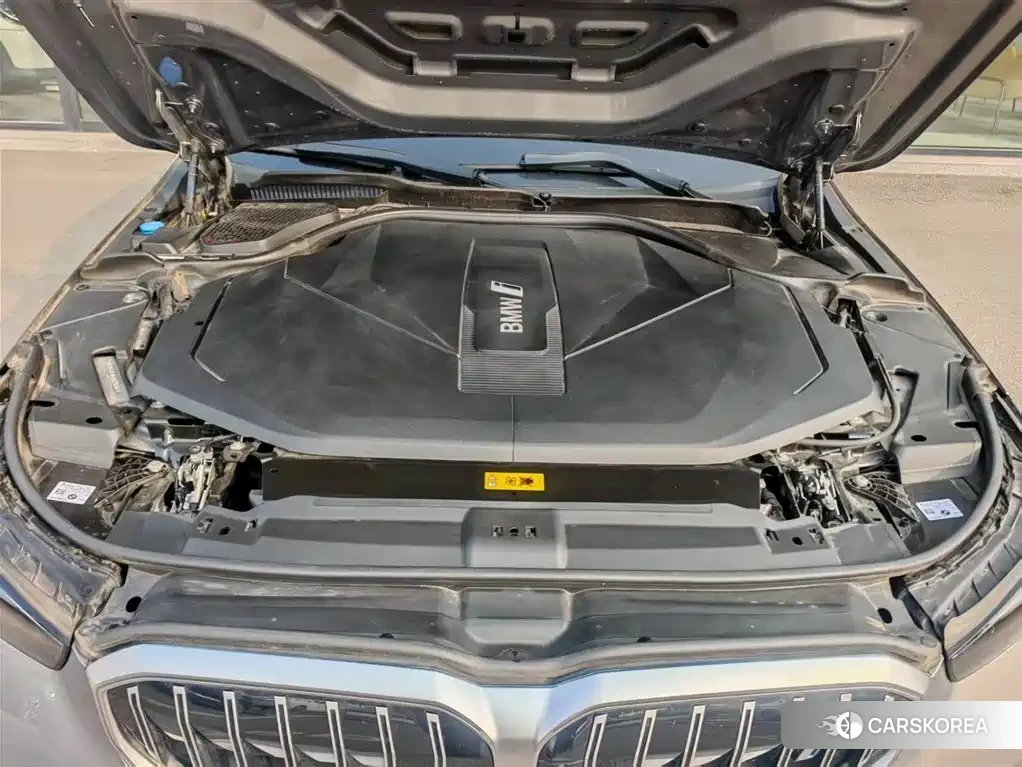 BMW i5 id 4539044 из Китая 13