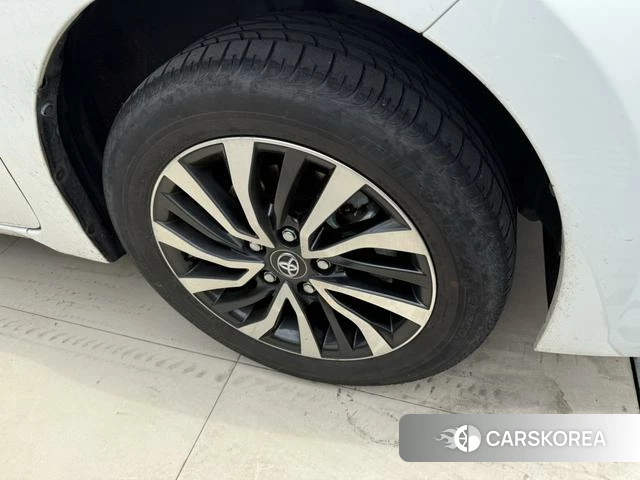 Toyota Corolla dual engine E+ id 4261025 из Китая 8