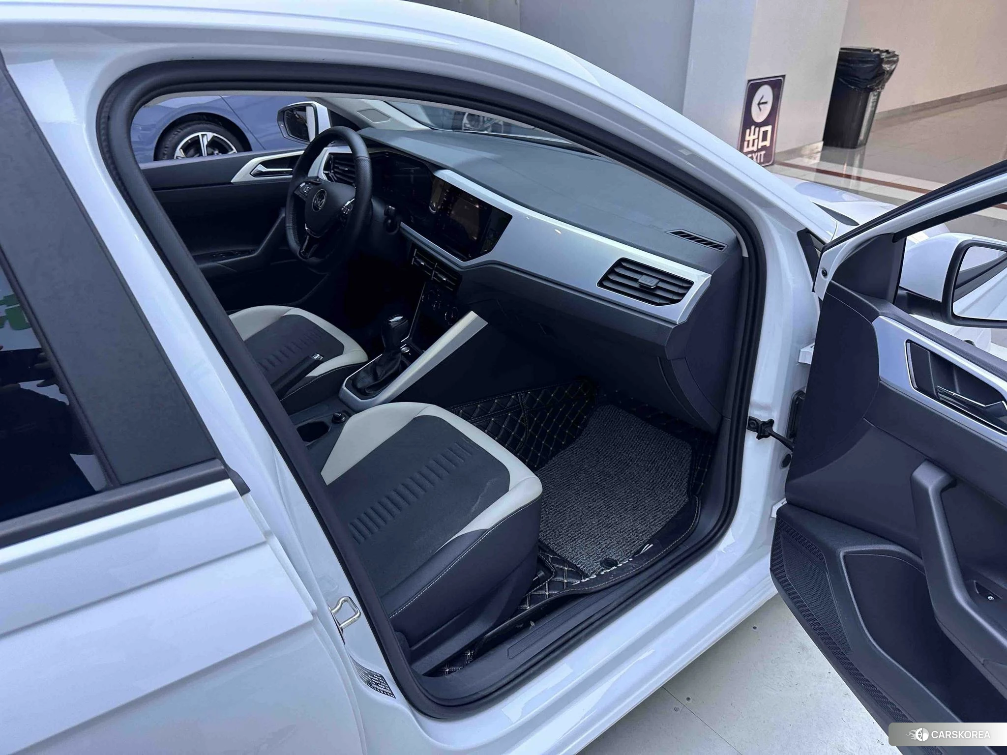 Volkswagen Polo id 4512494 из Китая 18