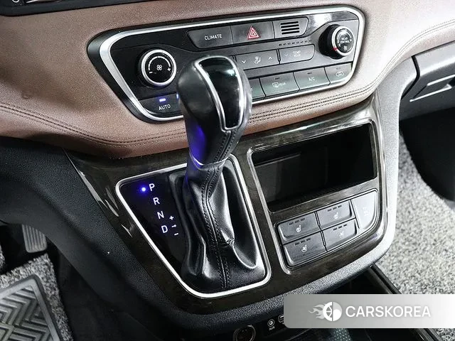 Hyundai The New Grand Starex id 3643783 из Кореи 18