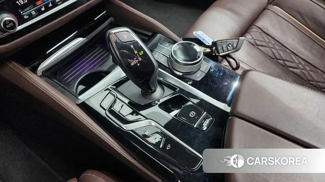 BMW 5 Series (G30) id 3812726 из Кореи 18