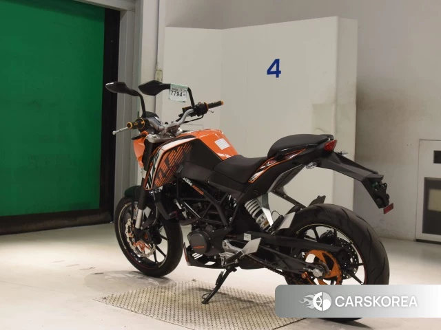 Проданный KTM 125 DUKE id 4374110 из Японии, фото 8