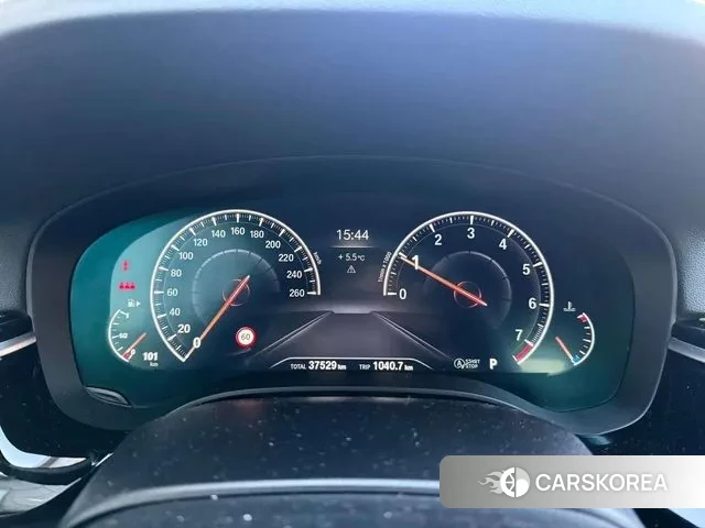 BMW 5 Series (G30) id 3439616 из Кореи 17