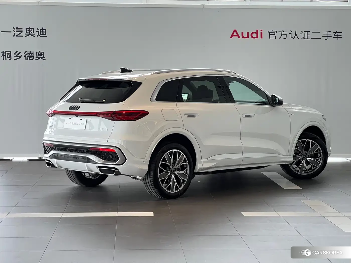 Audi Q5L id 4548083 из Китая 11