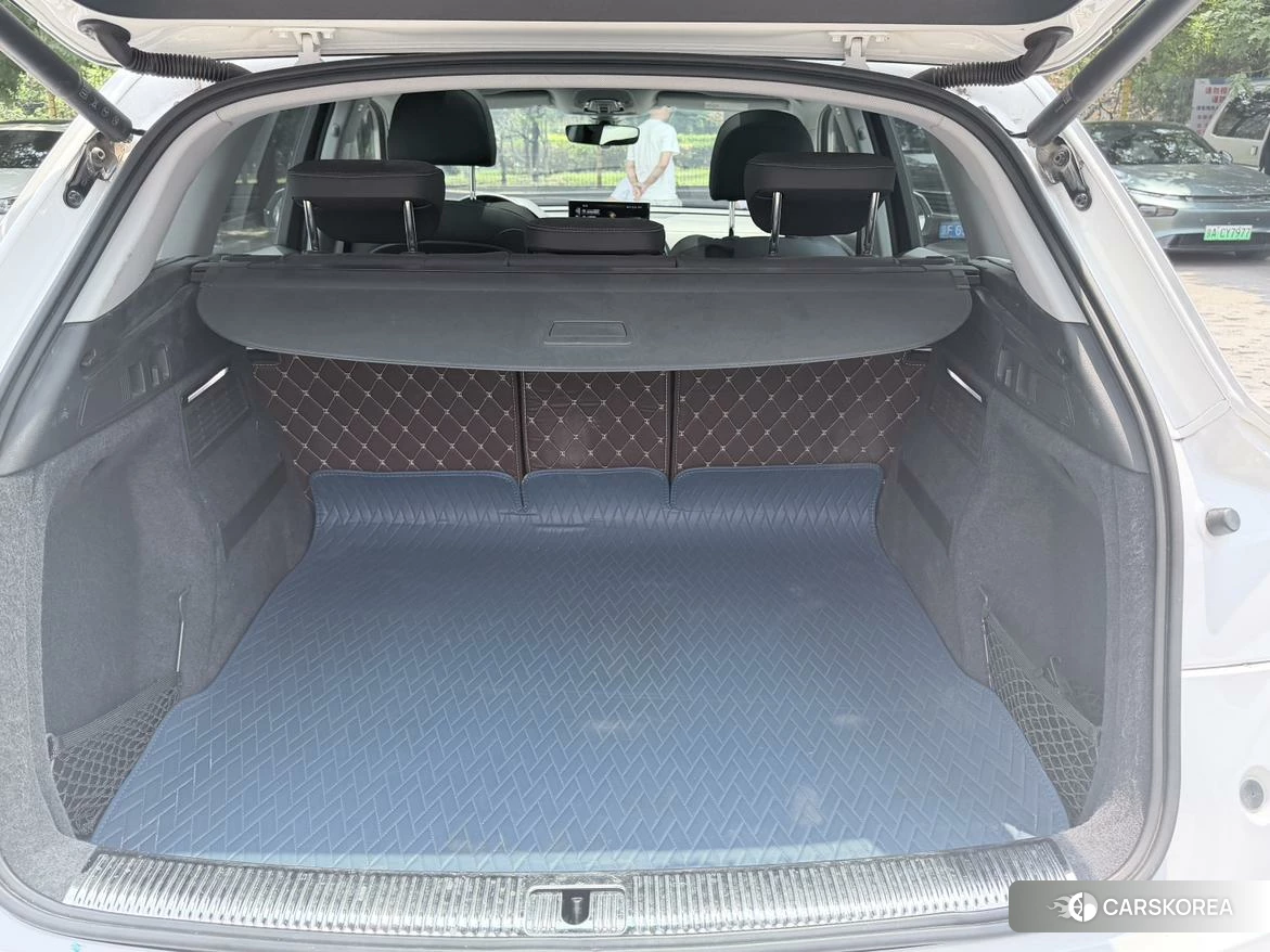 Audi Q5L id 4405842 из Китая 11