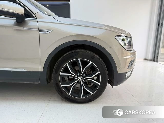 Volkswagen Tiguan L id 4210923 из Китая 24