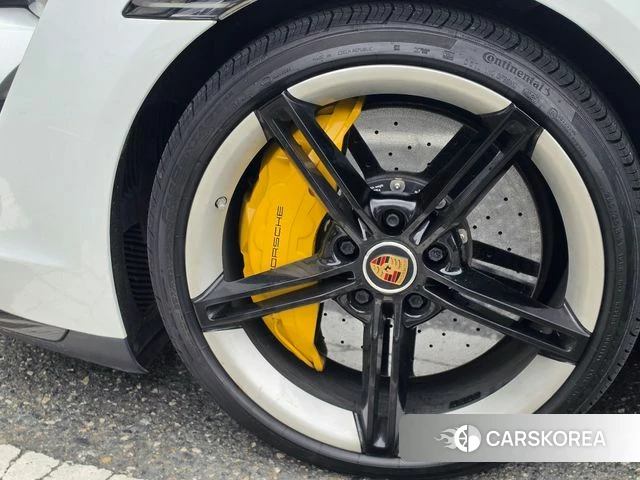 Porsche Taycan id 4688397 из Кореи 16
