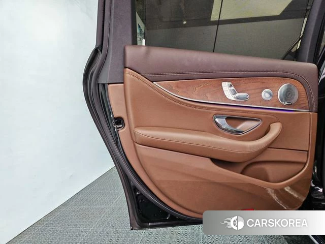 Mercedes-Benz E-class id 3888644 из Китая 19