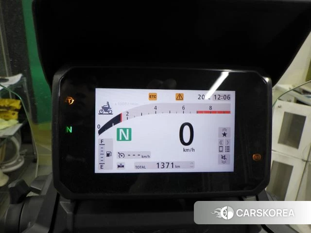 Honda X-ADV 750 id 3950112 из Японии 32