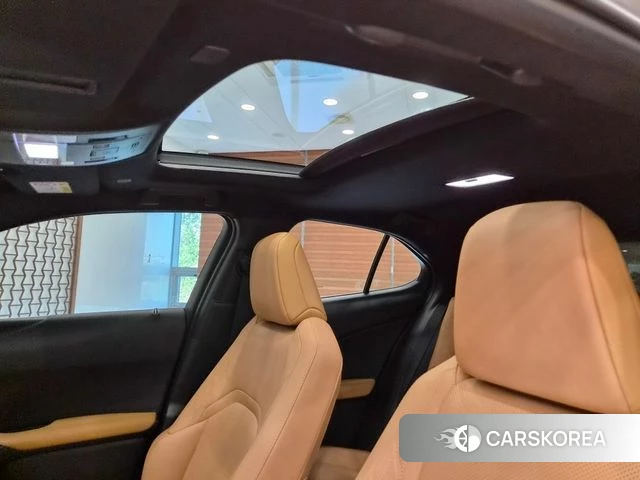 Lexus UX250h id 4366260 из Кореи 13