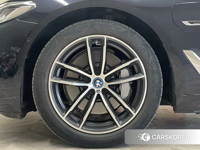 BMW 5 series PHEV id 4273169 из Китая 22