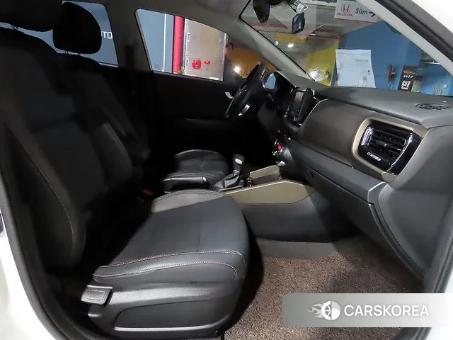 Kia Stonic id 3417892 из Кореи 18