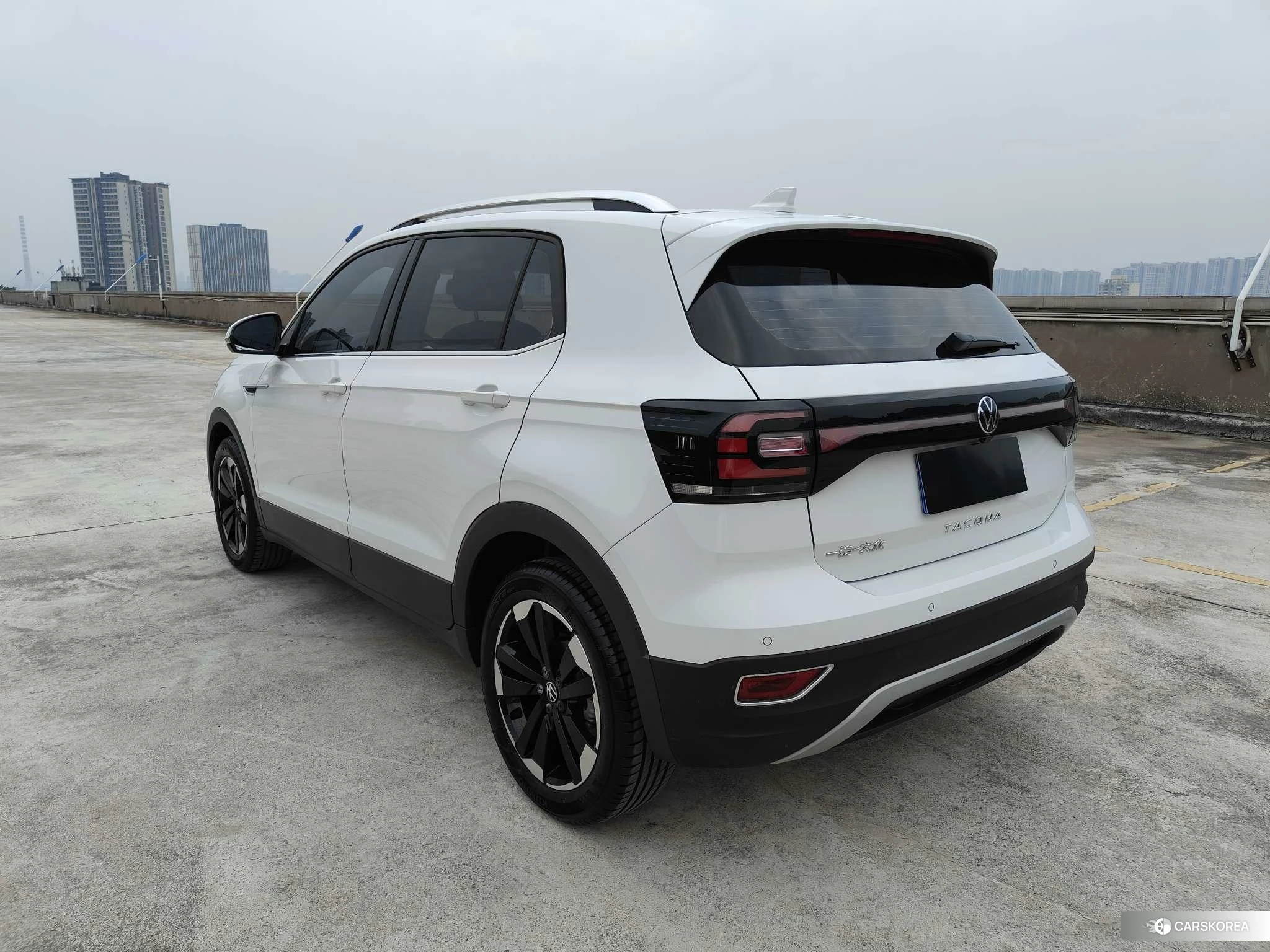 Volkswagen Exploring the shadow id 4455585 из Китая 14