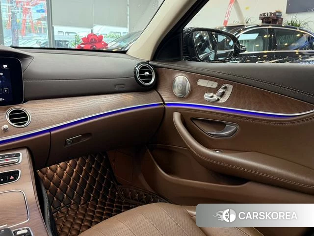 Mercedes-Benz E-class id 4341766 из Китая 21