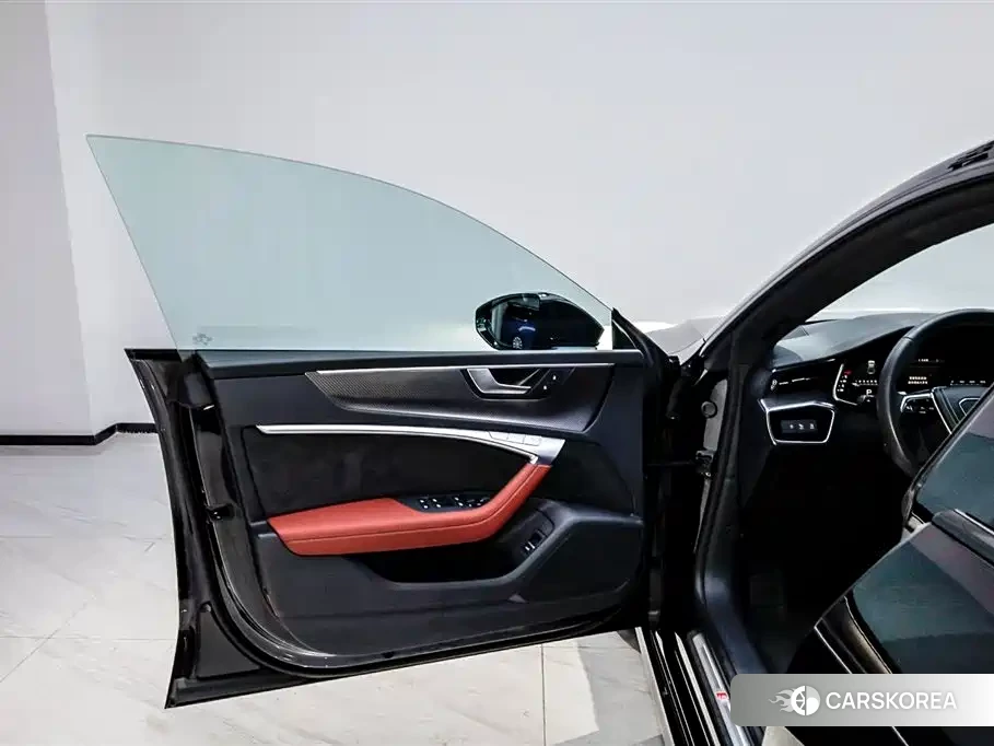 Audi A7L id 4570596 из Китая 32
