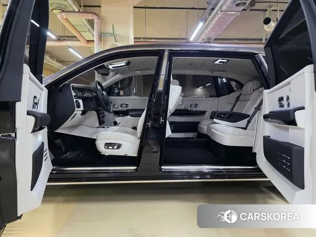 Rolls-Royce Phantom id 3612572 из Кореи 18