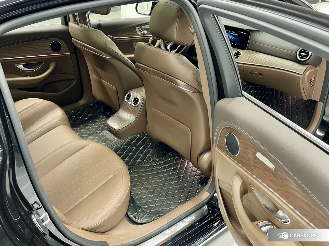 Mercedes-Benz E-class id 4486339 из Китая 19