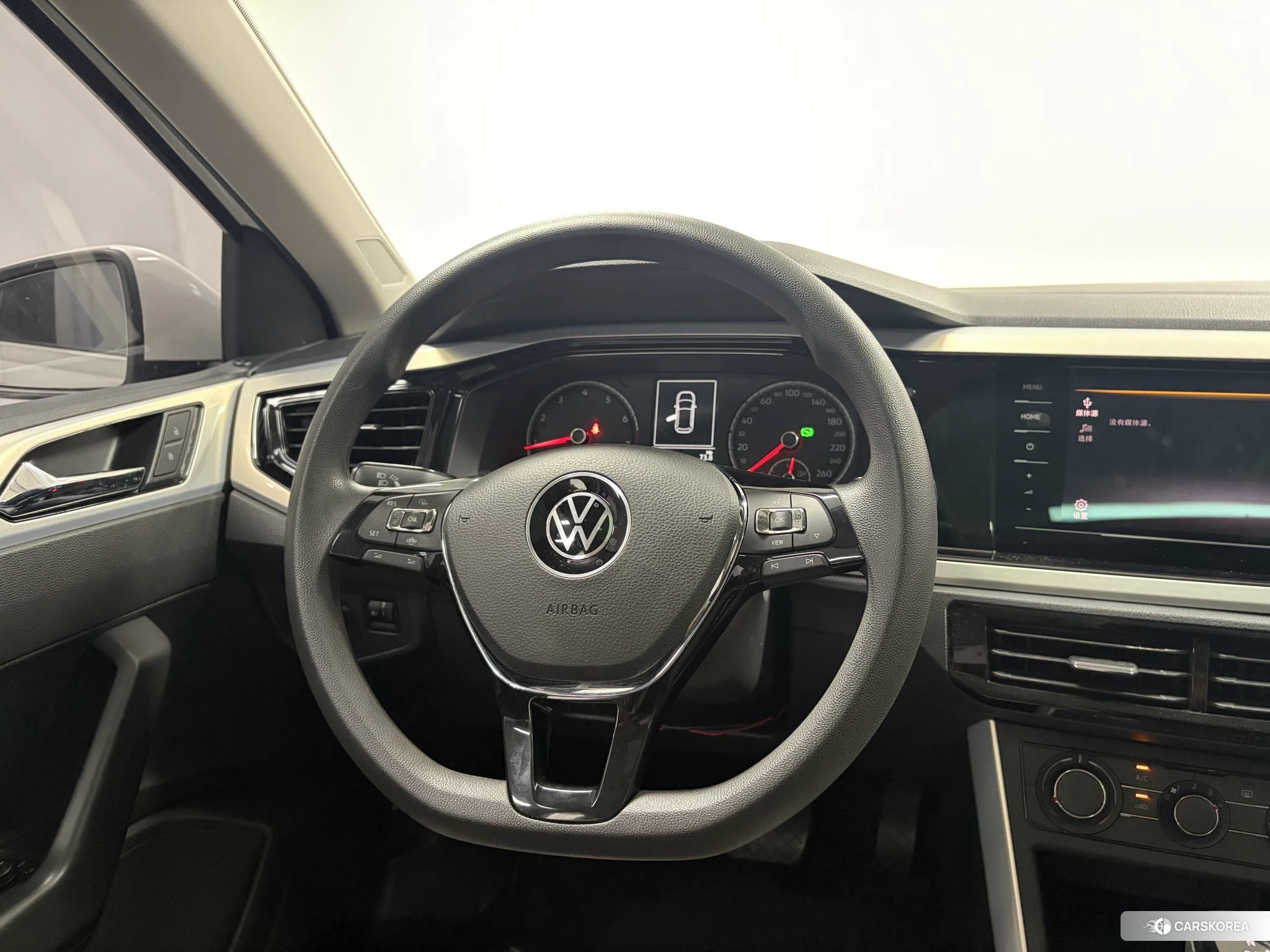 Volkswagen Polo id 4510579 из Китая 18