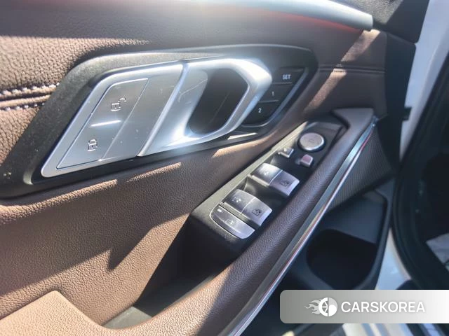 BMW 3 series id 4255949 из Китая 17