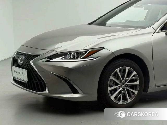 Lexus ES id 4291276 из Китая 15