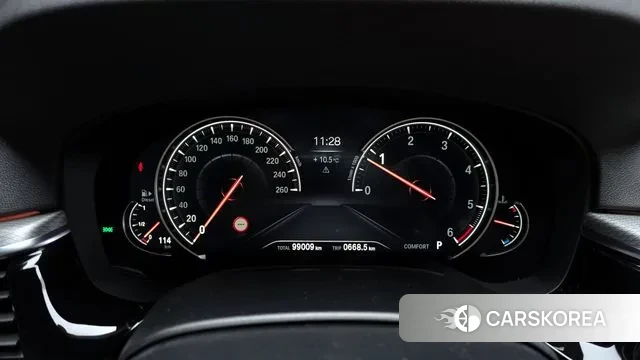 BMW 5 Series (G30) id 3319826 из Кореи 18