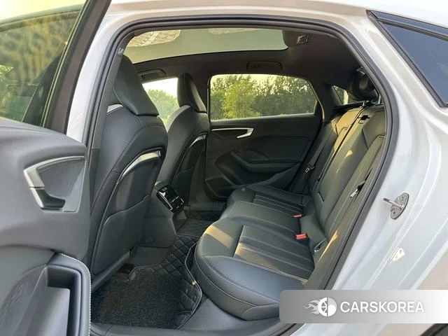 Audi A5L id 4313755 из Китая 22