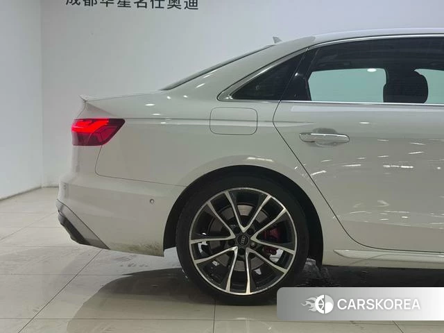 Audi A4L id 4278599 из Китая 15