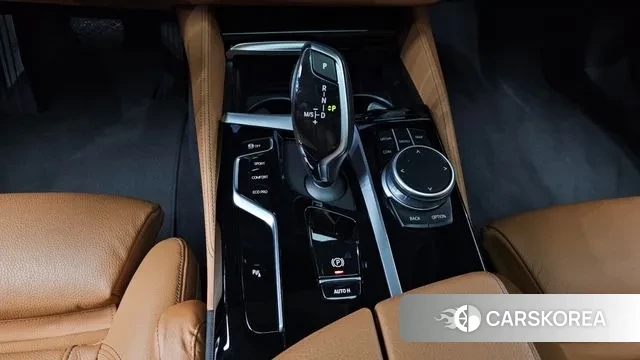 BMW 5 Series (G30) id 3395102 из Кореи 18