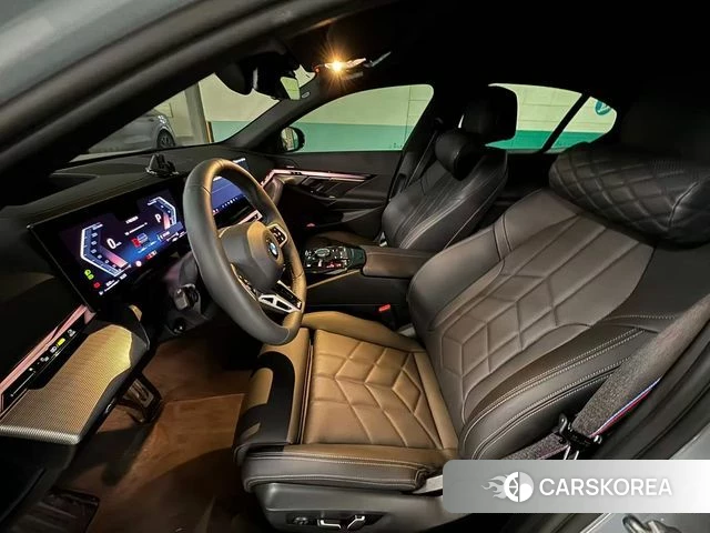 BMW 5 Series (G60) id 3889186 из Кореи 9