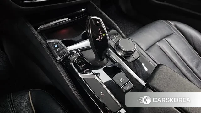 BMW 5 Series (G30) id 3723531 из Кореи 18