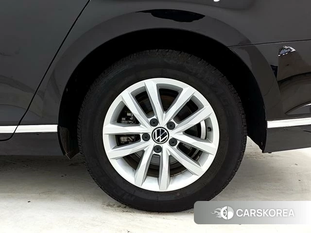 Volkswagen Magotan id 4218210 из Китая 18