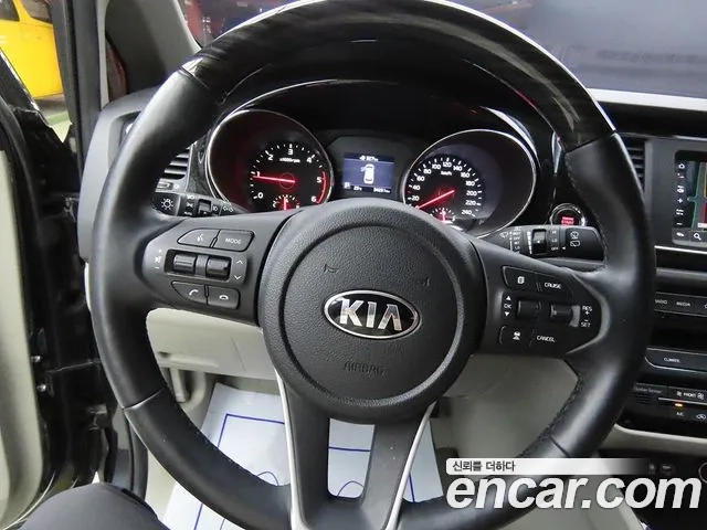 Kia The New Carnival id 2945622 из Кореи 18