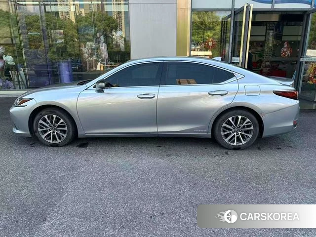 Lexus ES id 4259795 из Китая 10