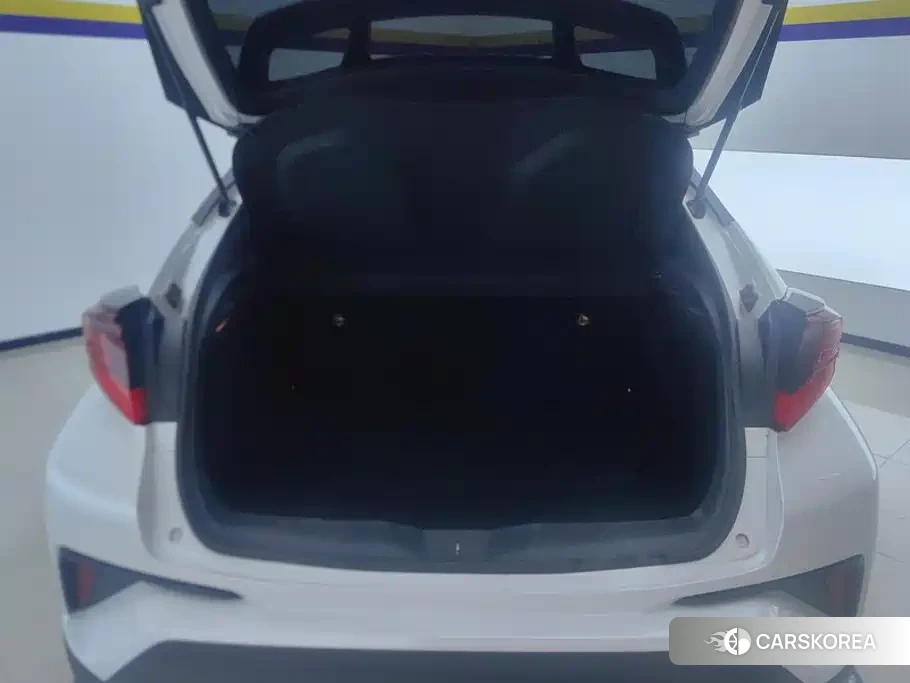 Toyota C-HR id 4674401 из Китая 14