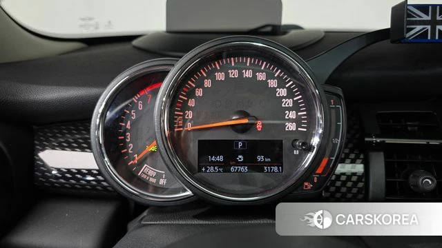 Mini Cooper S id 4882681 из Кореи 29