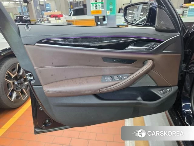 BMW 5 Series (G30) id 4779355 из Кореи 8