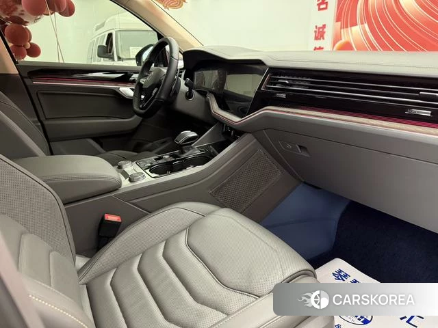 Volkswagen Touareg id 4329156 из Китая 28