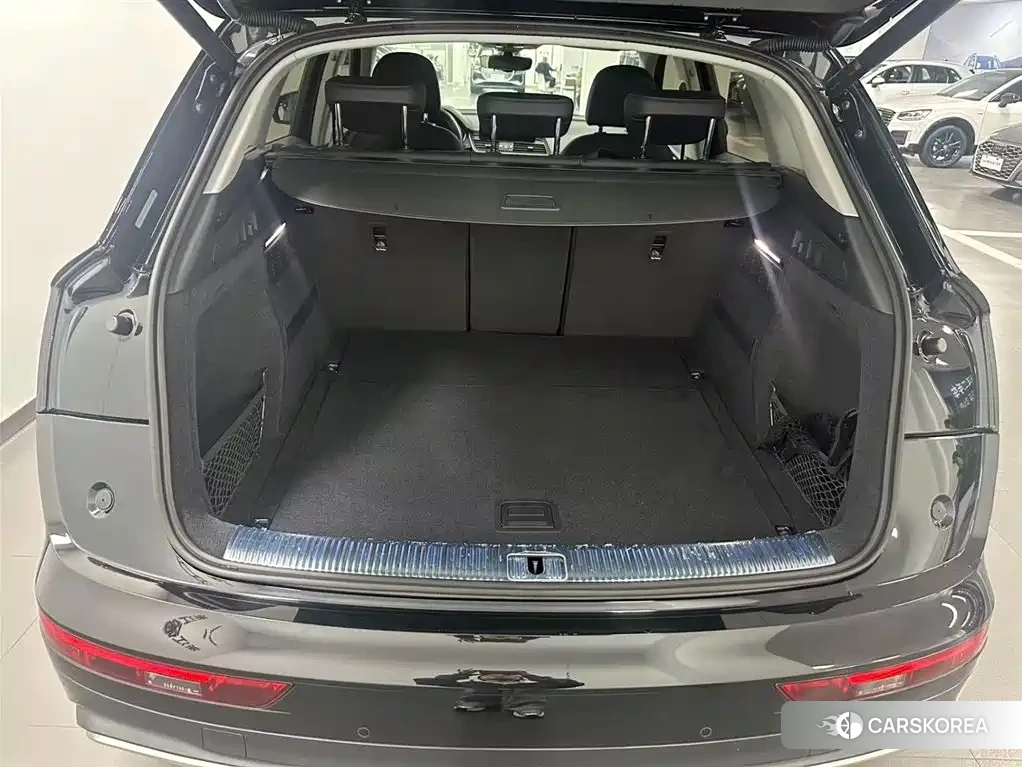 Audi Q5L id 4659917 из Китая 8