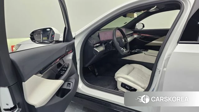 BMW 5 Series (G60) id 4756936 из Кореи 27