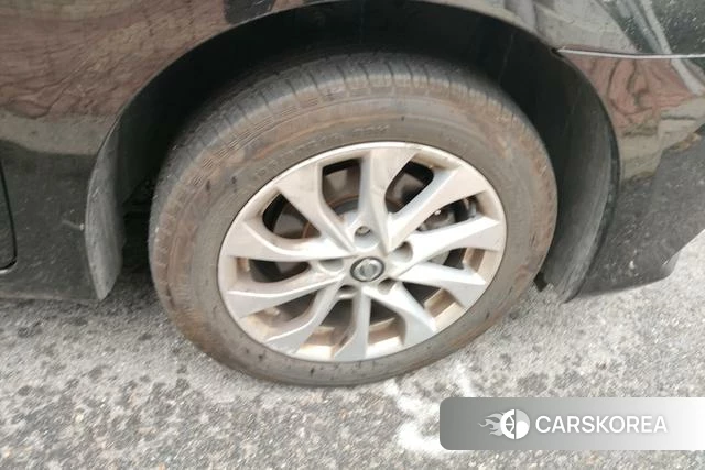 Nissan Xuan Yi id 4336042 из Китая 15