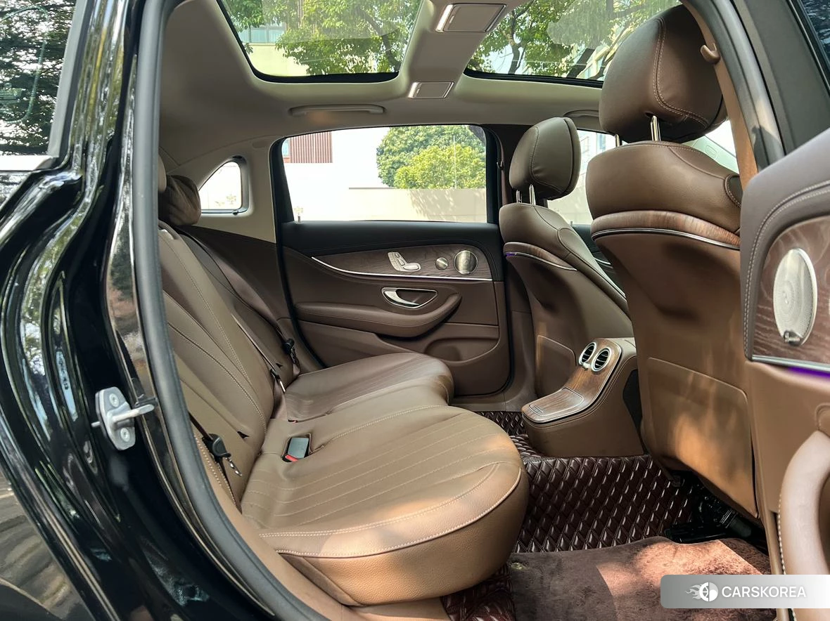 Mercedes-Benz E-class id 4486430 из Китая 20