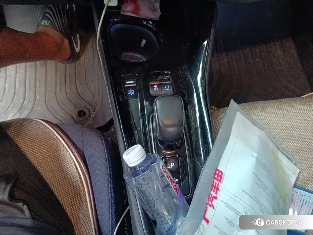 Toyota C-HR EV id 4674399 из Китая 19
