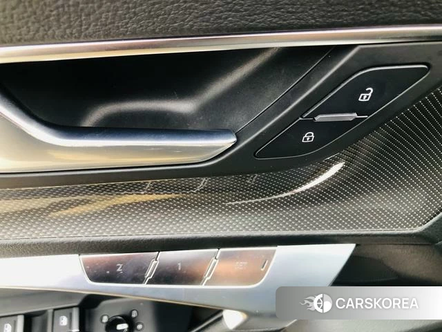 Audi A6L id 4368369 из Китая 18