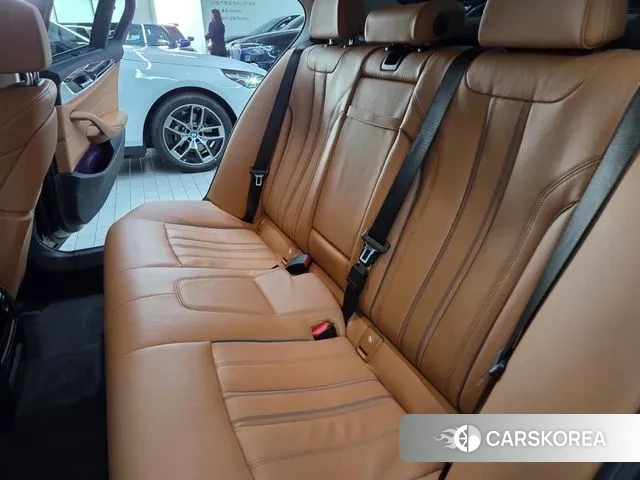 BMW 5 Series (G30) id 3022383 из Кореи 18