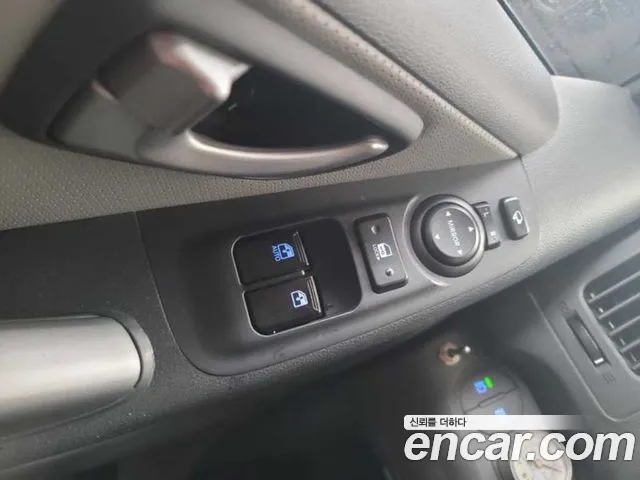 Hyundai The New Grand Starex id 2423630 из Кореи 18