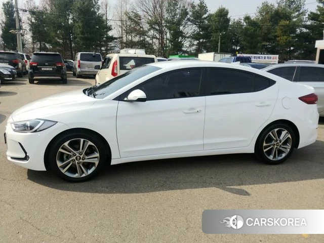 Hyundai Avante AD id 4262831 из Кореи 8