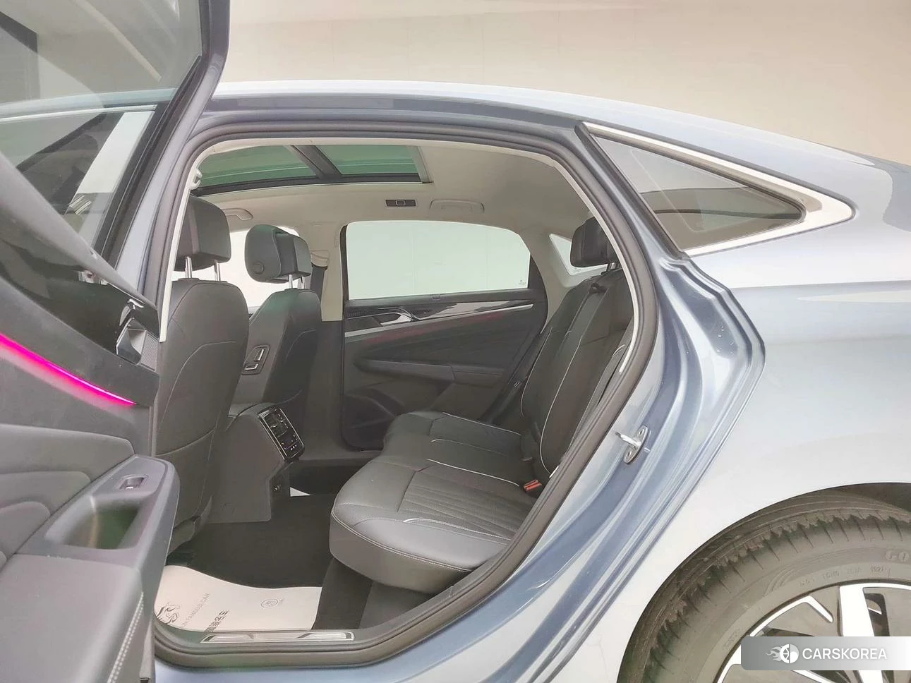 Volkswagen Passat id 4440901 из Китая 12