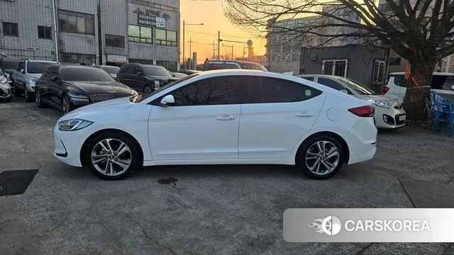 Hyundai Avante AD id 3647331 из Кореи 18