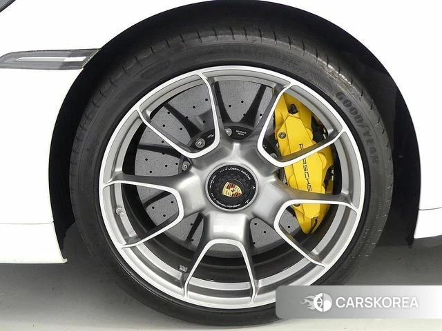 Porsche 911(992) id 4202589 из Кореи 18