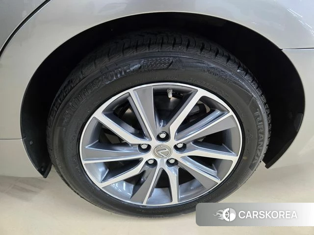 Lexus New ES300h id 3814384 из Кореи 18